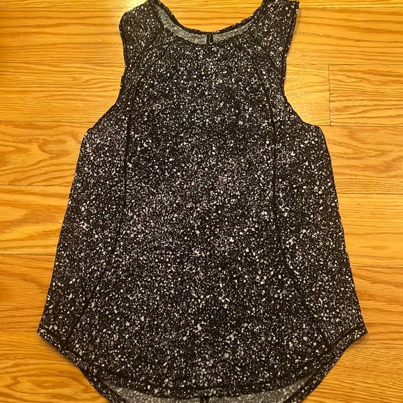 Lululemon sport top Sz 4 - Picture 1 of 3